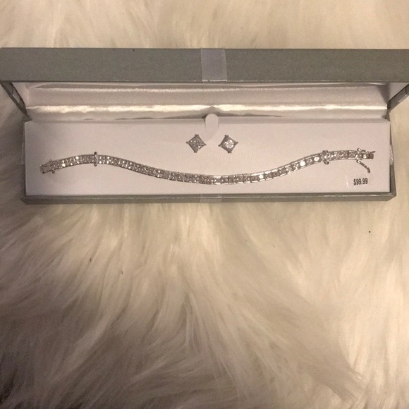 🔥Fine silver plated tennis bracelet set.🔥 - Picture 2 of 8